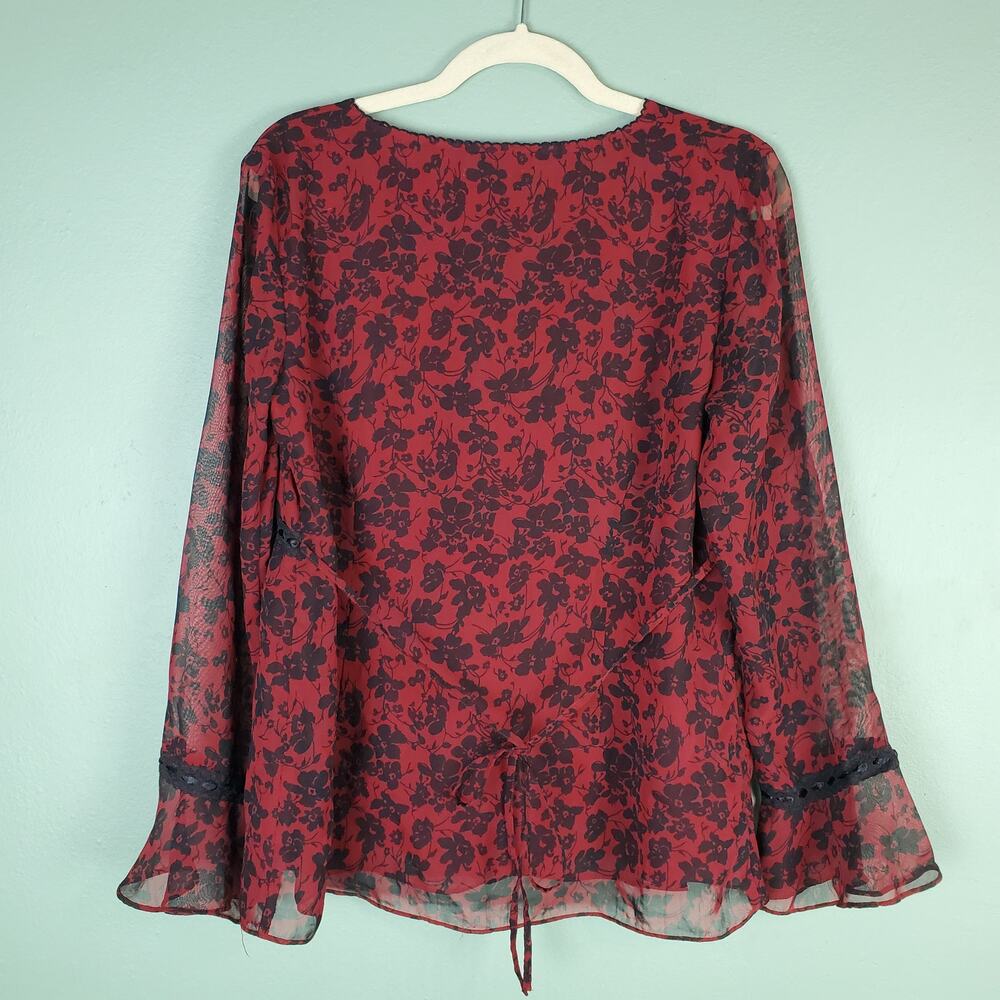 Motherhood Maternity Floral V-Neck Laced Blouse Size Medium